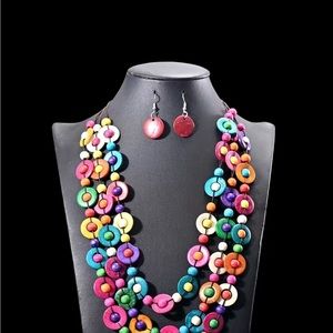 Bohemian ethnic style multilayer rice beads.